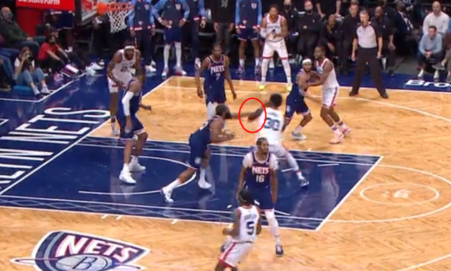  布伦森准绝杀尼克斯客场险胜篮网