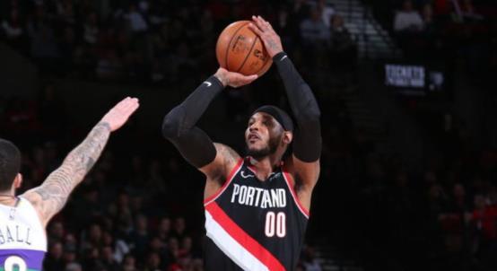  锡安复出轰下三十加鹈鹕击败步行者止连败